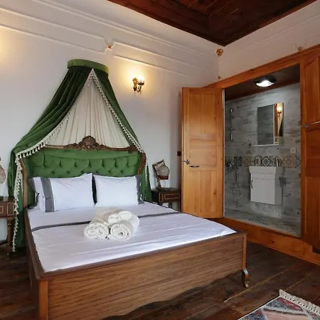 Meltem Hanim Konagi Ula