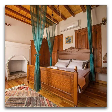 Meltem Hanim Konagi * Ula